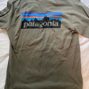 Army Green long sleeve Patagonia men’s shirt